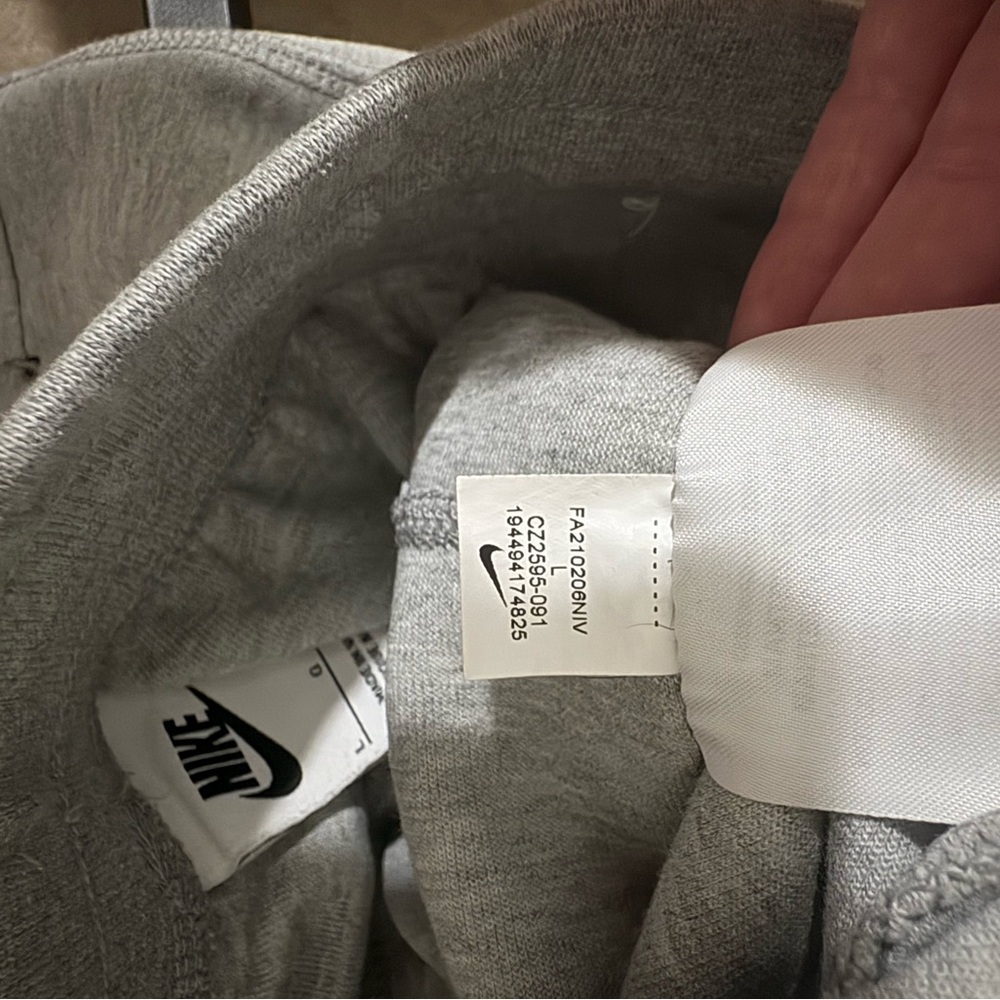 Youth Large Nike Tech Fleece light Gray Joggers with Black Accents - Picture 5 of 7